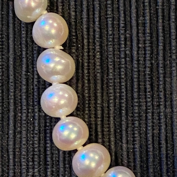Fresh water pearls necklace - Picture 2 of 3